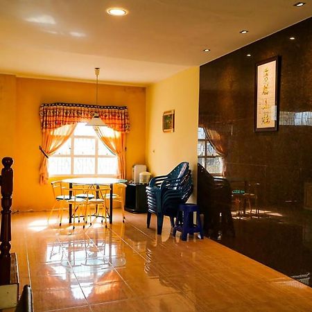 Villa Bukit Indah Brastagi / بيراستاغي المظهر الخارجي الصورة