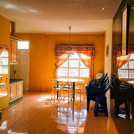 Villa Bukit Indah Brastagi / بيراستاغي المظهر الخارجي الصورة
