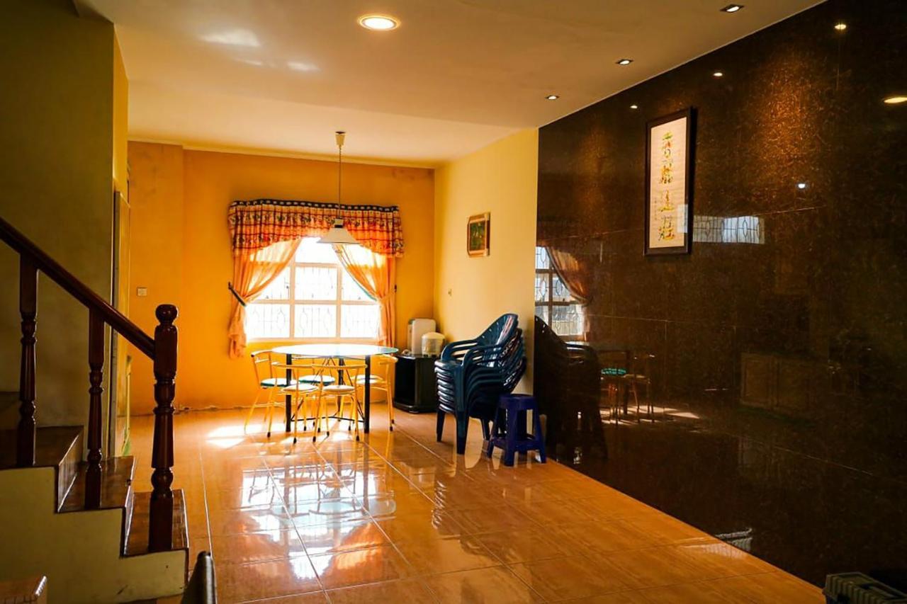 Villa Bukit Indah Brastagi / بيراستاغي المظهر الخارجي الصورة